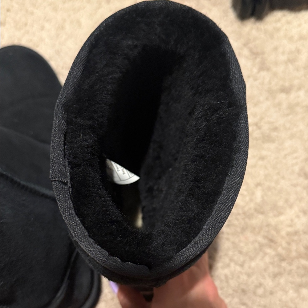 Uggs Women Black Boots - Picture 4 of 6